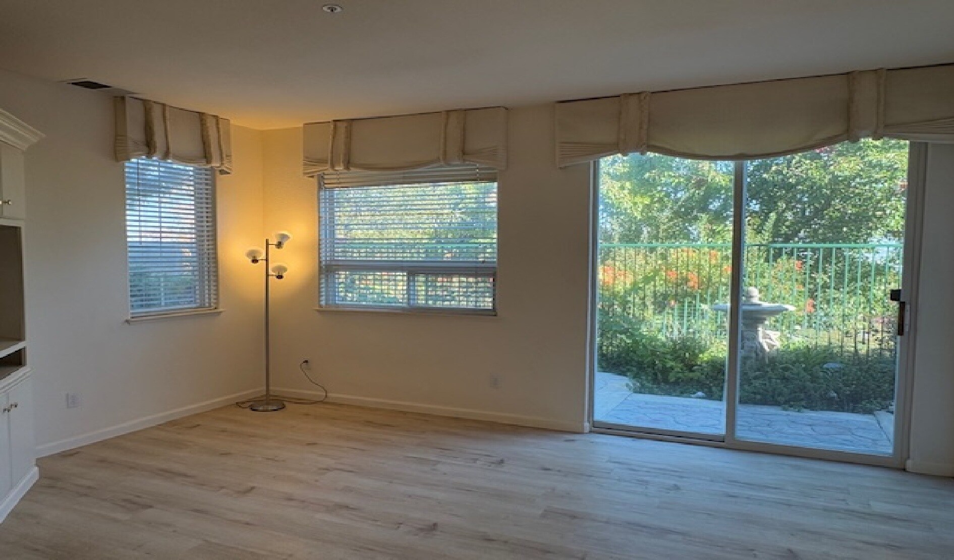 Building Photo - 5630 Highcrest Ct