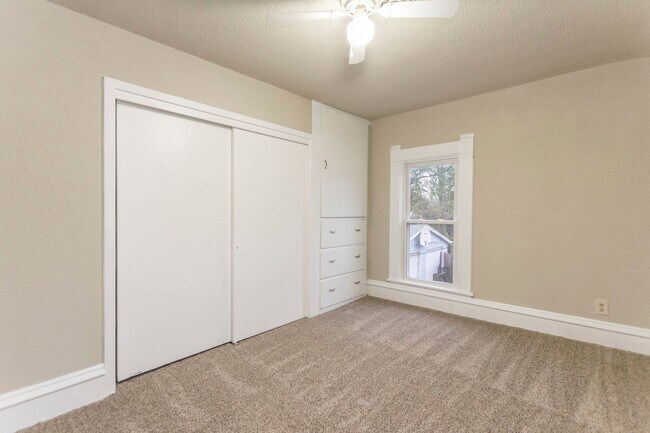 Building Photo - 115 3rd St NW