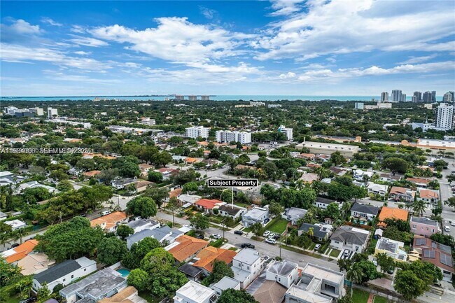 Building Photo - 2520 SW 20th St