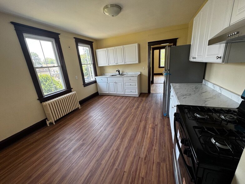 Building Photo - 226 Glen Cove Ave
