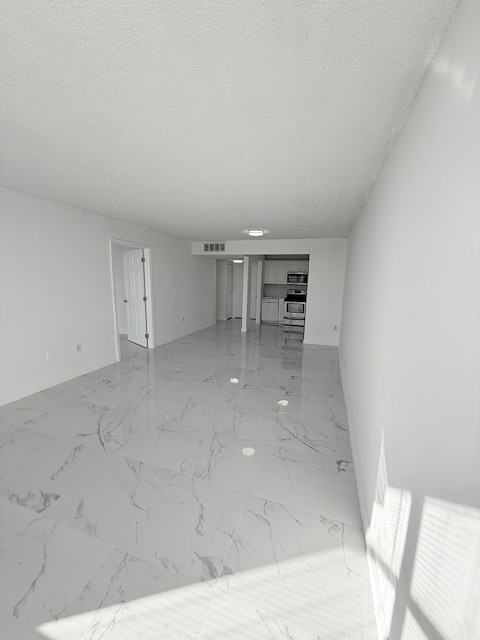Building Photo - 1300 NE Miami Gardens Dr