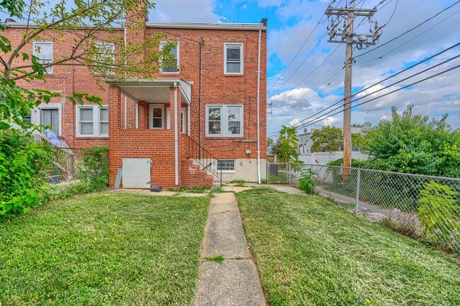 Building Photo - 4131 Mary Ave