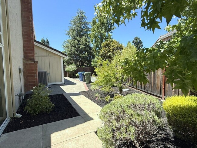 Building Photo - Spectacular Anderson Ranch Beauty Backing to Open Space !