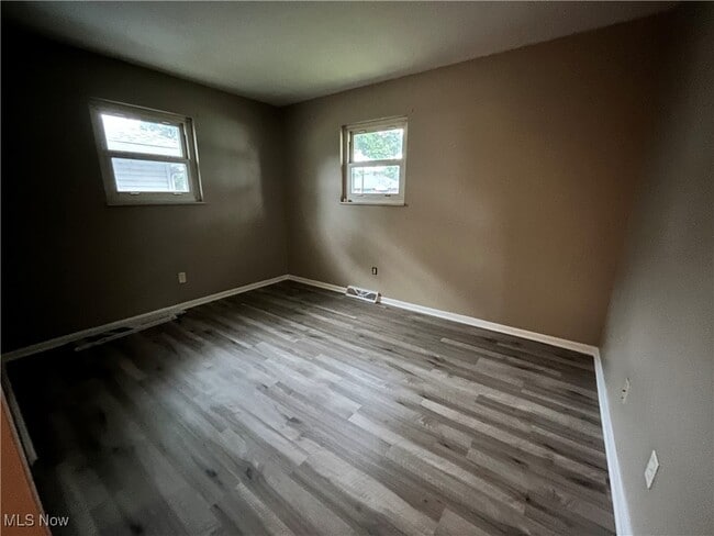 Building Photo - 346 Gayle Dr