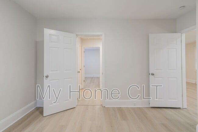 Building Photo - 314 Elm St