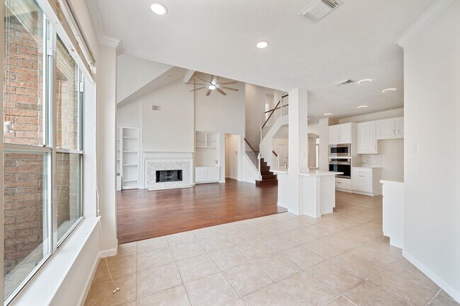 Building Photo - 6214 Laguna Del Rey Dr