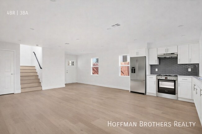 Building Photo - 647 W 97th St