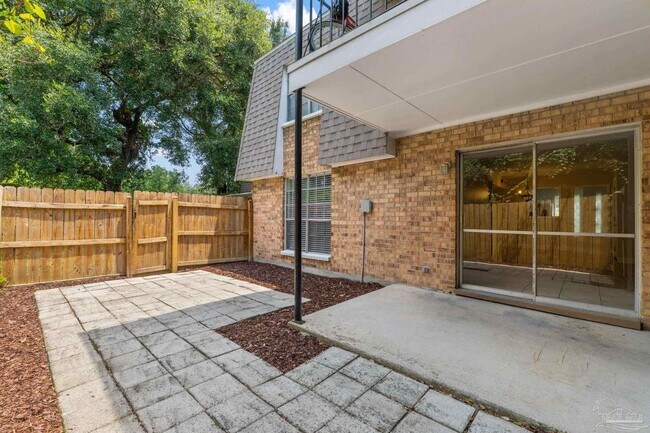 Building Photo - 8101 Tippin Ave