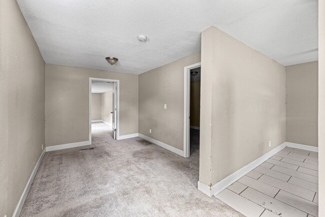Building Photo - 908 N 13th St