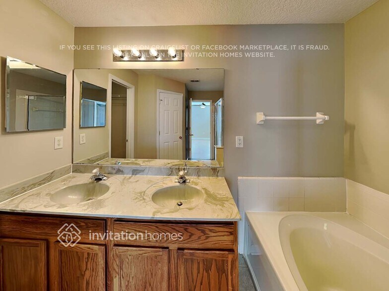 Building Photo - 1450 Cedar Grove Terrace