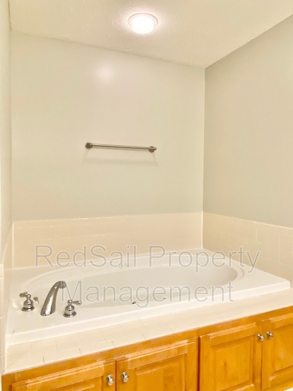 Building Photo - 110 Mulberry Ct