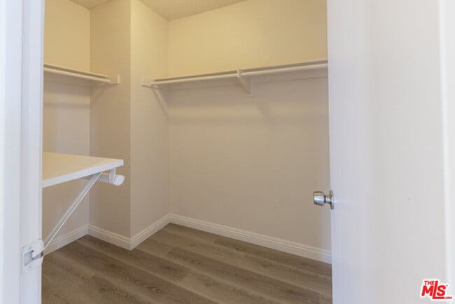 Building Photo - 5740 Canterbury Dr