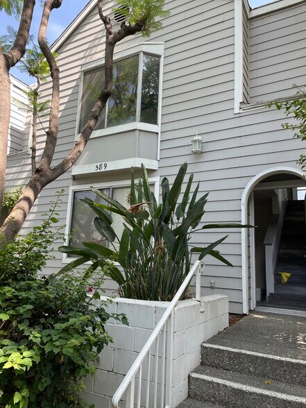 Building Photo - 589 N Garfield Ave