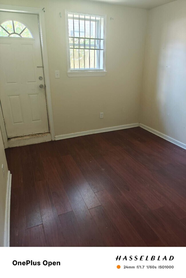 Building Photo - 1506 N Willington St