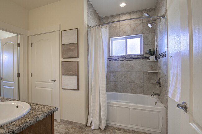 Building Photo - 7401 Turnbull Ct