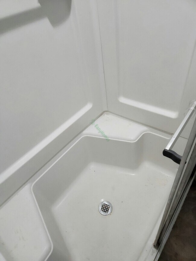 Building Photo - 701 Mino Dr