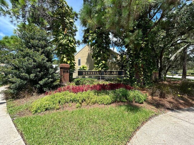 Building Photo - 12477 Berkeley Square Dr