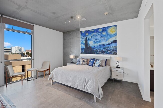 Building Photo - 353 E Bonneville Ave