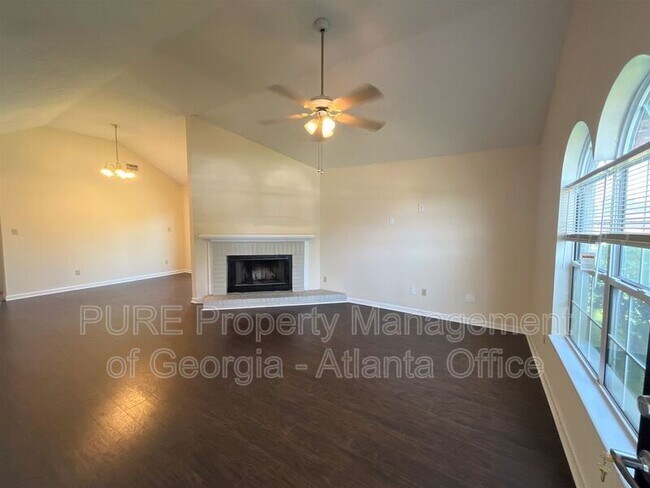 Building Photo - 127 Redford Dr