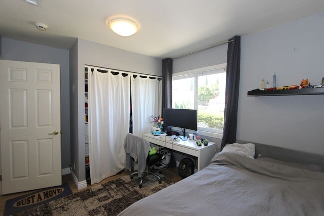 Building Photo - Gorgeous 4 Bedroom 2 Bathroom house in Poway