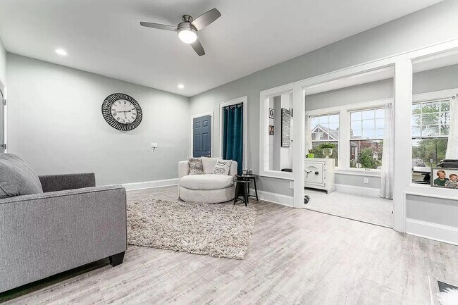 Building Photo - Renovated 2 Bed, 2 Bath Near Nationwide Hospital - Pet Friendly!