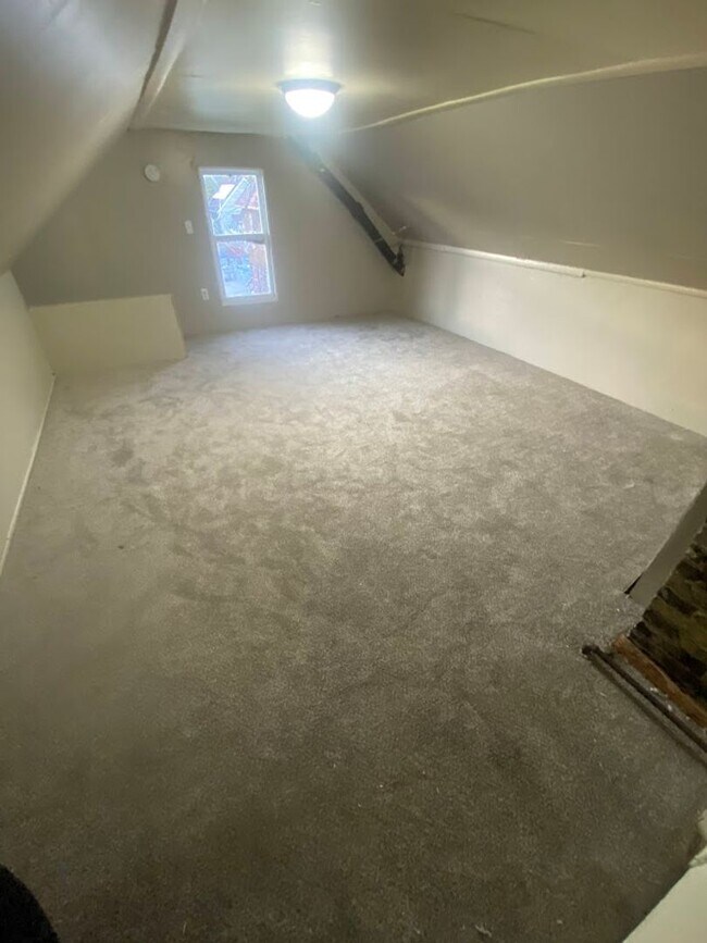 Building Photo - 2415 S 16th St.