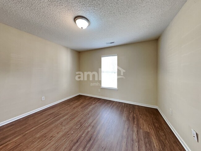 Building Photo - 2720 Waycross Dr