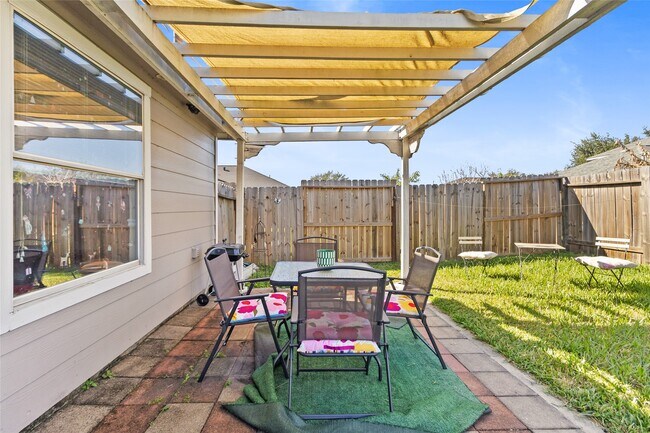 Building Photo - 615 Ashlen Dr