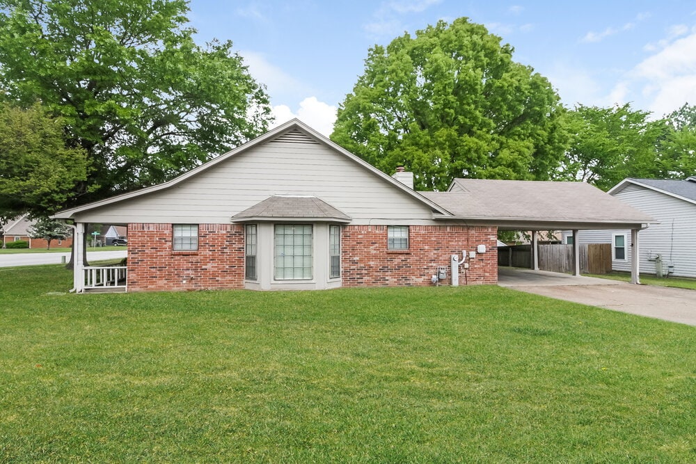 Building Photo - 6708 Henredon Dr