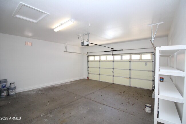 Building Photo - 8166 W Rose Garden Ln