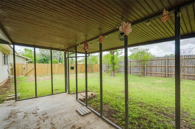 Building Photo - 4811 Brushy Ridge Dr