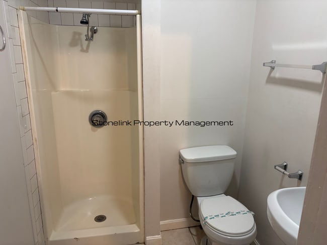 Building Photo - 410-412 West Avenue