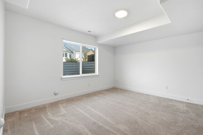 Building Photo - 1627 W Talus Rdg Dr