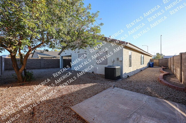 Building Photo - 658 S 110th Pl