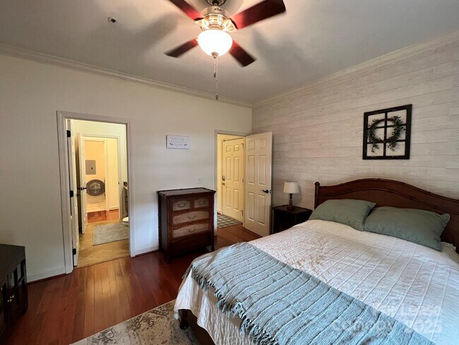 Building Photo - 1140 Torrence Cir