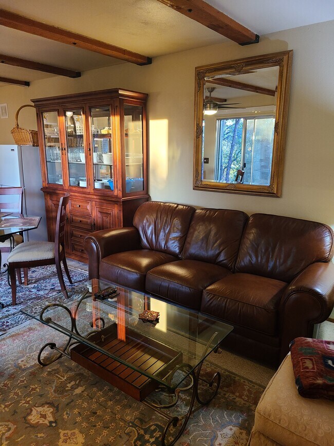 Building Photo - 13922 Hemlock Dr