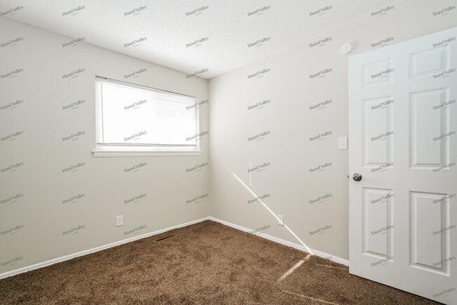 Building Photo - 4906 Refugee Rd