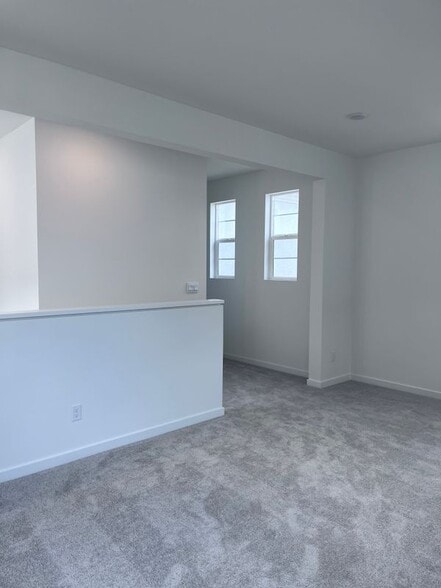 Building Photo - 4041 Pomelo Dr