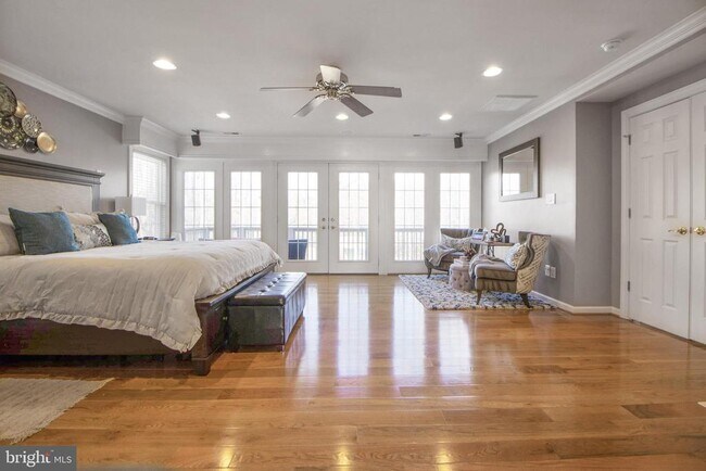 Building Photo - 7420 Mayflower Ct