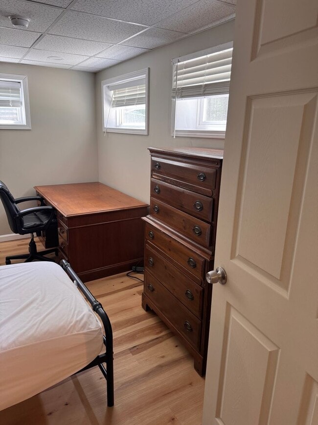 Building Photo - 4 Bedroom || 2 Bathroom Single Family Home