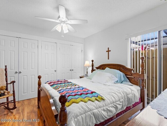 Building Photo - 1150 Breezy Way