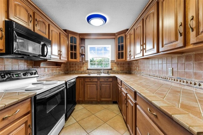 Building Photo - 9840 SW 60th St