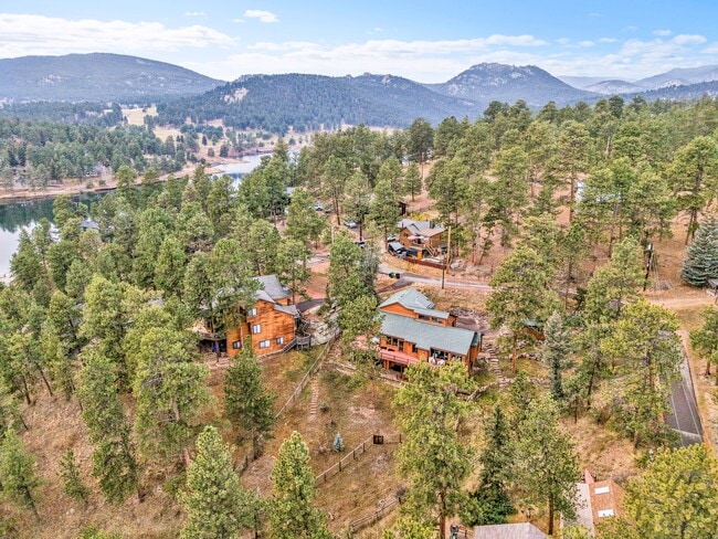 Building Photo - 28384 Kinnikinick Rd