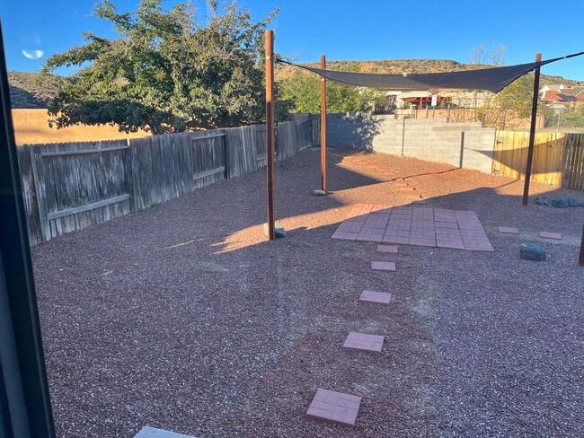 Building Photo - 4985 Butte Pl NW