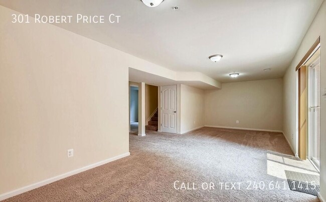 Building Photo - 301 Robert Price Ct