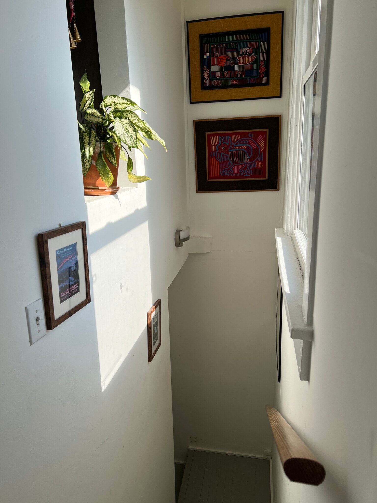 Building Photo - 700 Hinton Ave