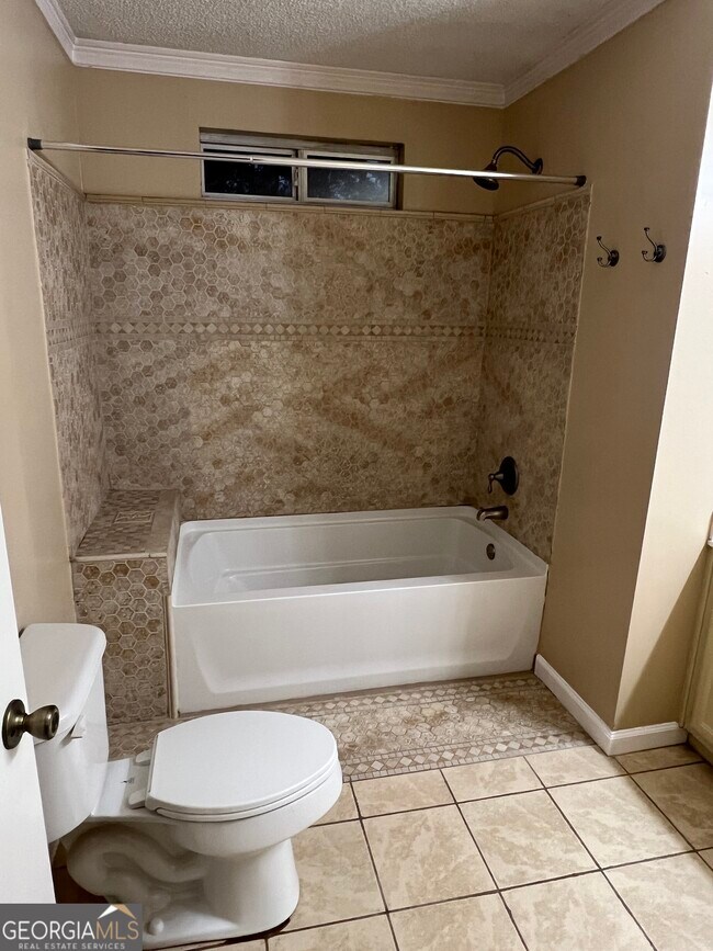 Building Photo - 152 Woodvalley Ct