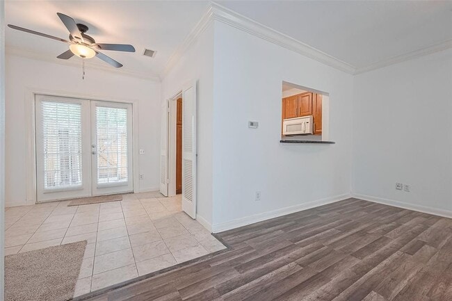Building Photo - 11710 Southlake Dr