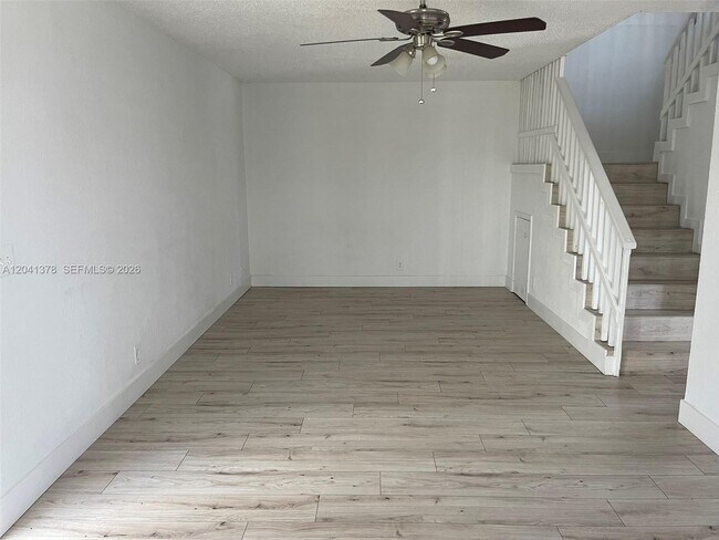 Building Photo - 2580 Coral Springs Dr