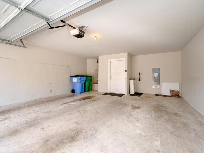 Building Photo - 305 Bridgeford Dr